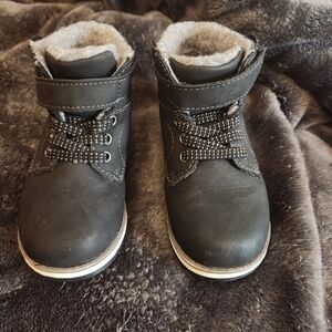 Kids Black Fleece-Lined Winter Boots with Hook-and-Loop Strap